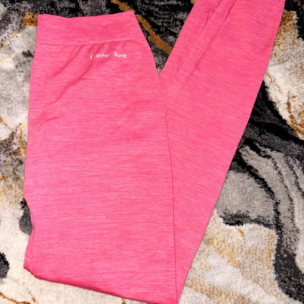 Peachy Bunz Vibrant Pink Leggings